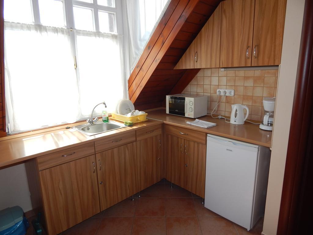 Kalvin Vendegszobak Debrecen Exterior foto