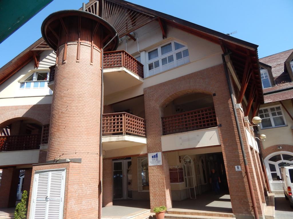 Kalvin Vendegszobak Debrecen Exterior foto