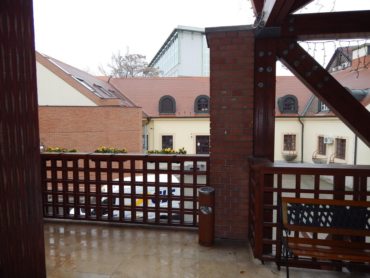 Kalvin Vendegszobak Debrecen Exterior foto