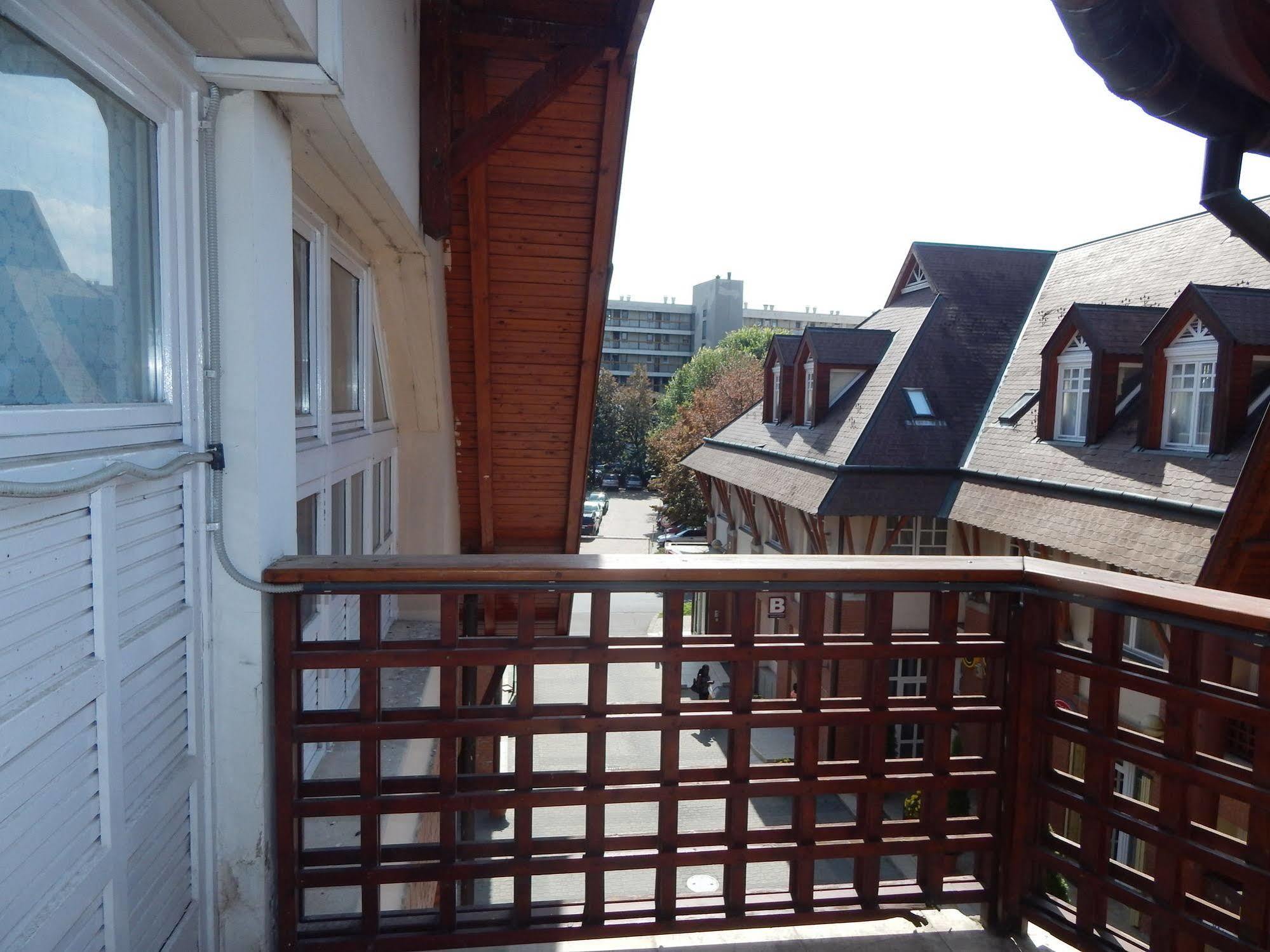 Kalvin Vendegszobak Debrecen Exterior foto