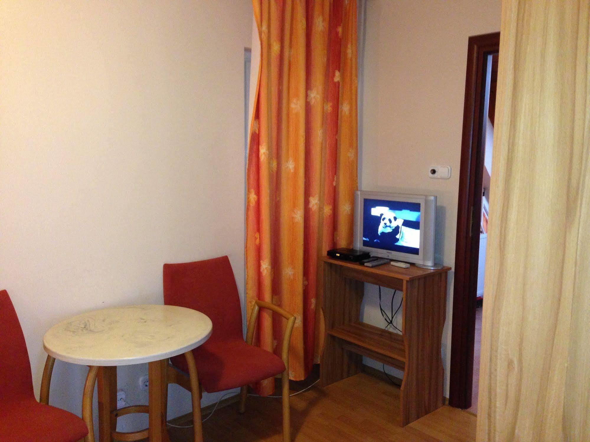 Kalvin Vendegszobak Debrecen Exterior foto