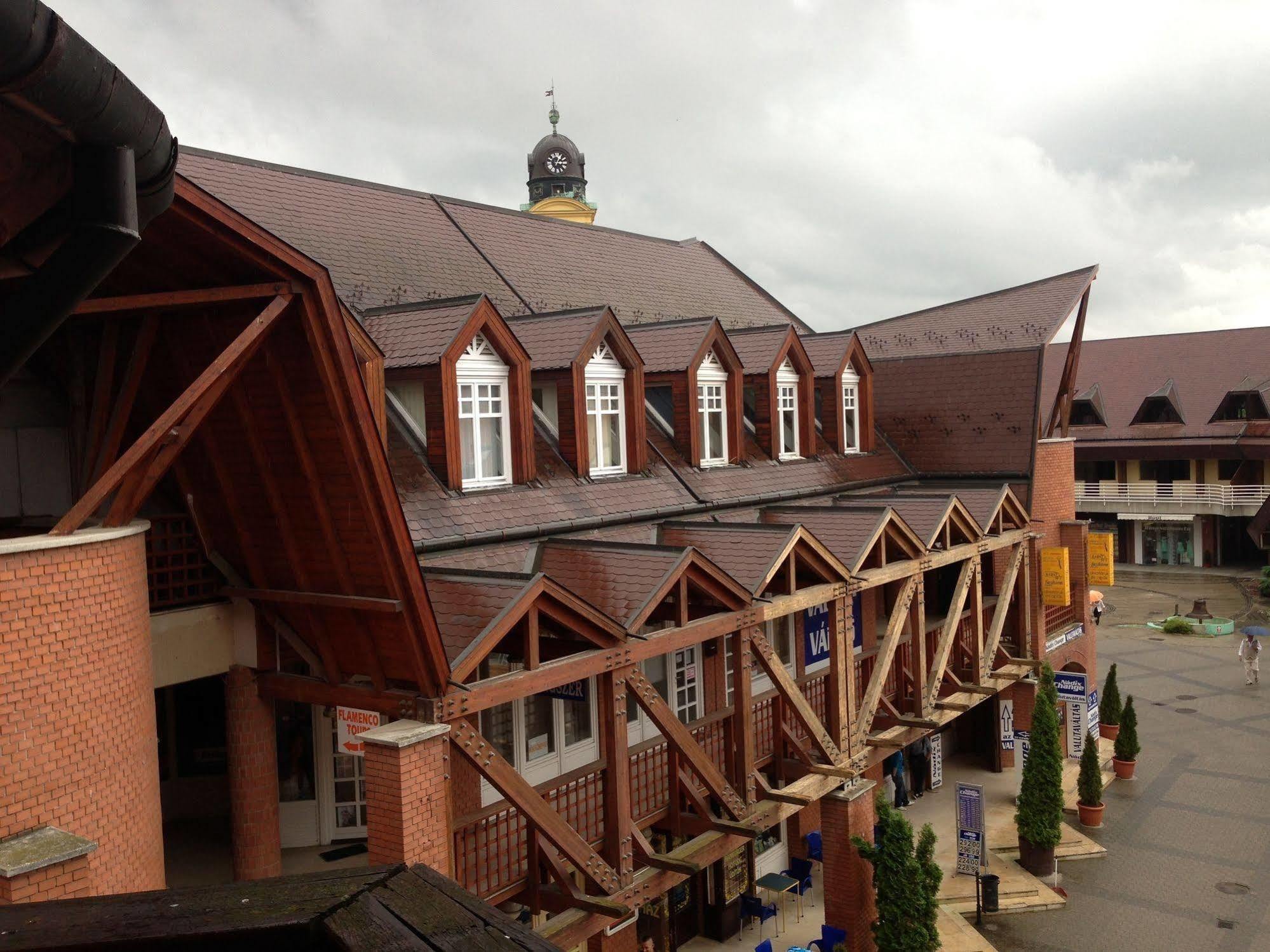 Kalvin Vendegszobak Debrecen Exterior foto